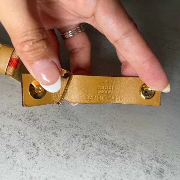 GUCCI TAN/RED ID LANYARD NECK STRAP STRIPED SHERRY LINE INTERLOCKING LEATHER - Picture 4 of 7